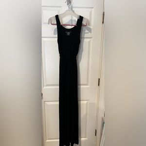 Liz Lange maternity/nursing friendly maxi dress